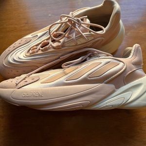 Brand new Adidas original Ozelia sneakers
